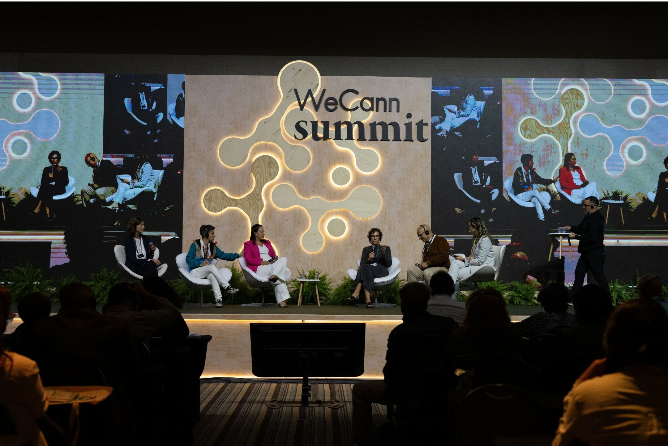 Resumo do Segundo Dia do WeCann Summit 2024 – Sexta-feira, 25 de Outubro 1 Apresentação na Plenária Raphael Mechoulam